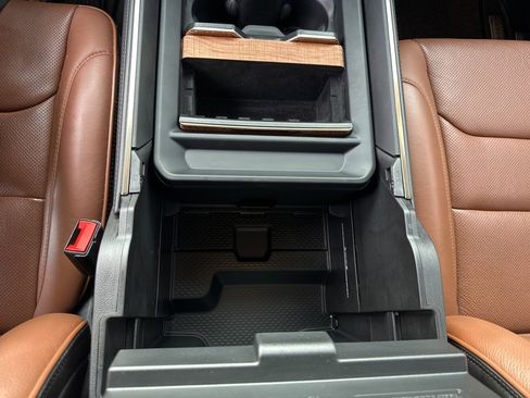 Used 2022 RAM 1500 Limited w/ Body Color Bumper Group image 7