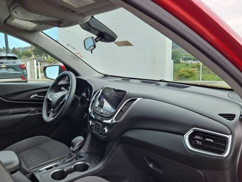 Used 2024 Chevrolet Equinox LT FWD image 28