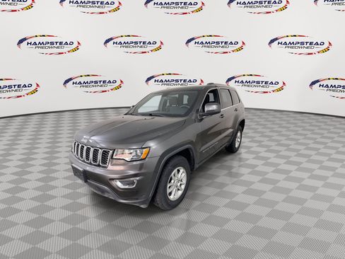 Used 2019 Jeep Grand Cherokee Laredo AWD/4WD image 4