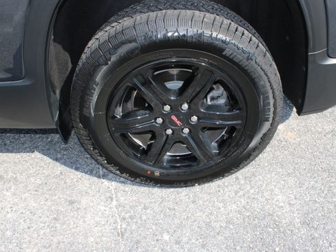 Used 2019 GMC Acadia SLE FWD image 11