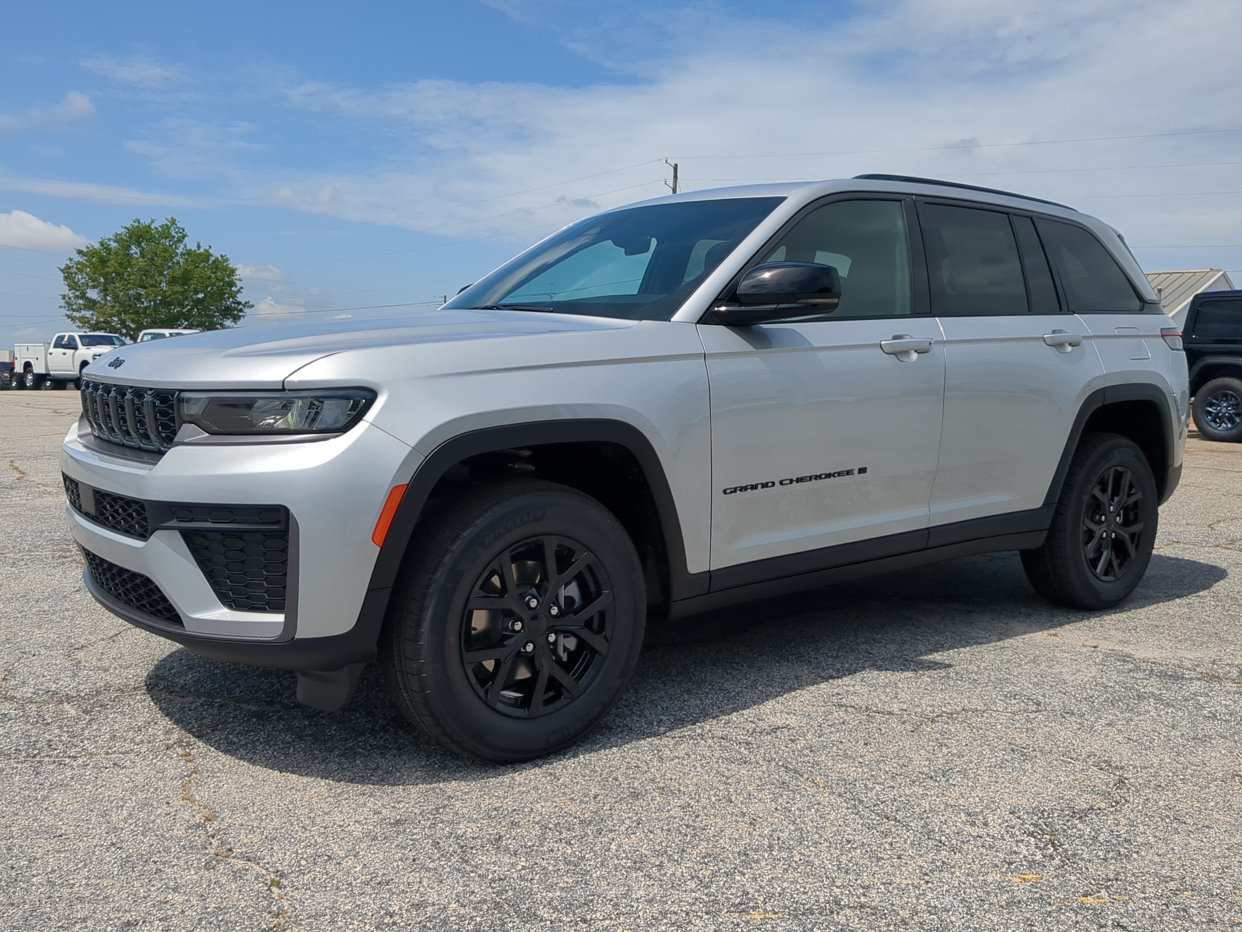New 2026 Jeep Grand Cherokee Altitude RWD image 6