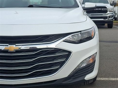 Used 2024 Chevrolet Malibu LT image 9