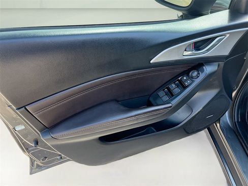 Used 2017 MAZDA MAZDA3 Touring w/ Popular Equipment Package image 17