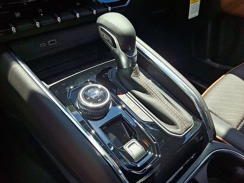 New 2026 GMC Canyon AT4 w/ Technology Plus Package AWD/4WD image 11