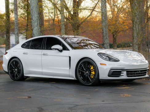 Used 2017 Porsche Panamera image 53
