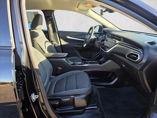 Used 2022 Chevrolet Bolt EUV LT w/ Comfort Package FWD image 12