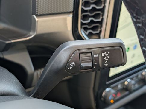 Used 2025 Ford Ranger XLT w/ Chrome Accent Package AWD/4WD image 28