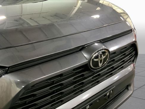 Used 2025 Toyota RAV4 XLE AWD/4WD image 30