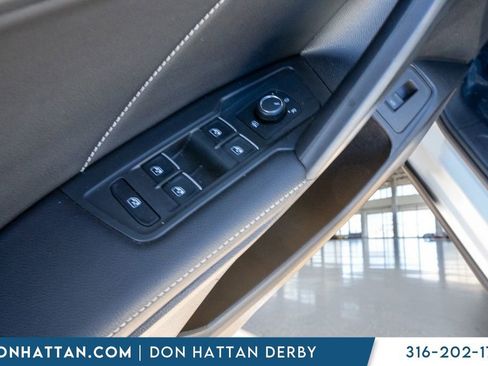 Used 2024 Volkswagen Tiguan SE FWD image 16