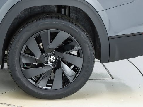 New 2026 Volkswagen Atlas SE image 46