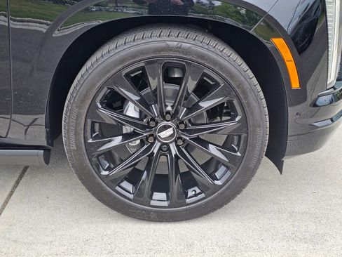 New 2026 Cadillac Escalade Platinum Sport w/ LPO, ONYX Package AWD/4WD image 9