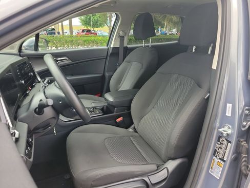 Used 2025 Kia Sportage LX FWD image 15