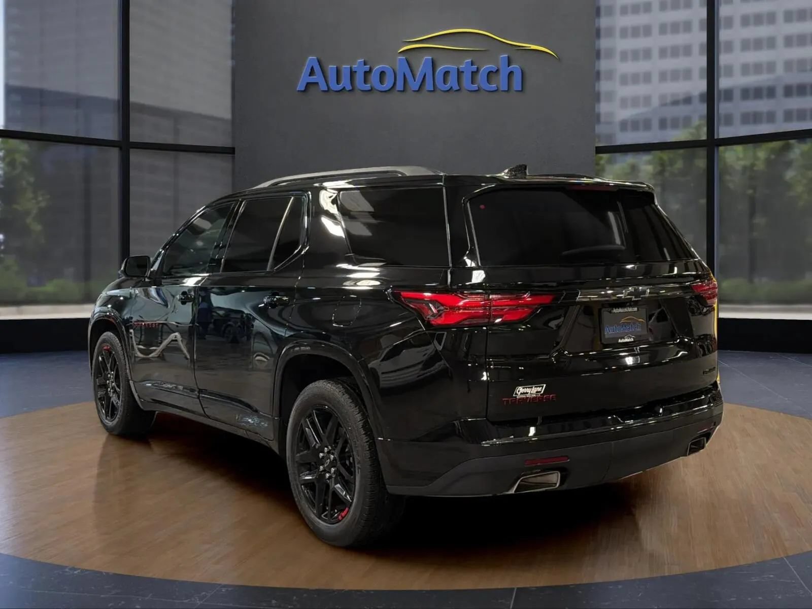 Used 2023 Chevrolet Traverse Premier w/ Redline Edition FWD image 9
