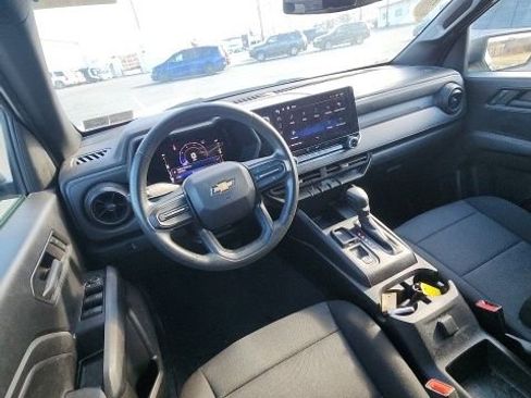 Used 2023 Chevrolet Colorado W/T image 9
