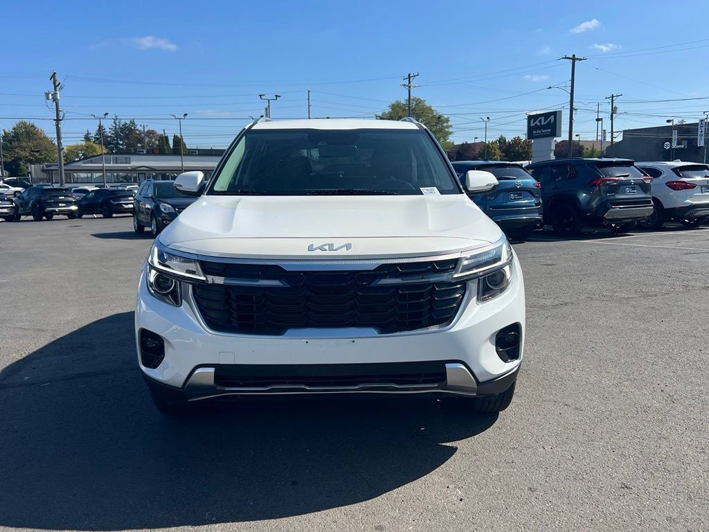 Certified 2025 Kia Seltos EX AWD/4WD image 4