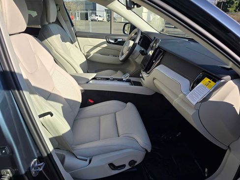 New 2026 Volvo XC60 T8 Ultra w/ Protection Package Premier image 11