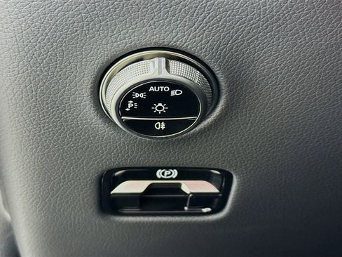 Used 2026 Mercedes-Benz GLC 300 image 11