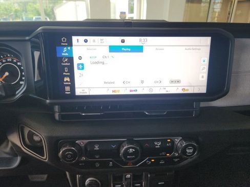 New 2025 Jeep Gladiator Sport image 33