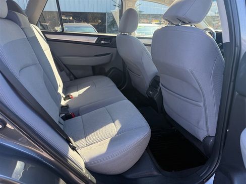 Used 2018 Subaru Outback 2.5i Premium image 11