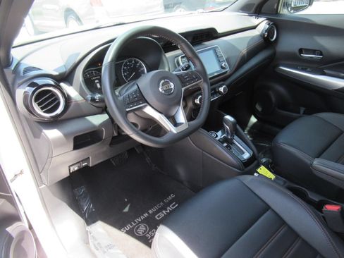 Used 2020 Nissan Kicks SR w/ SR Premium Package FWD image 16