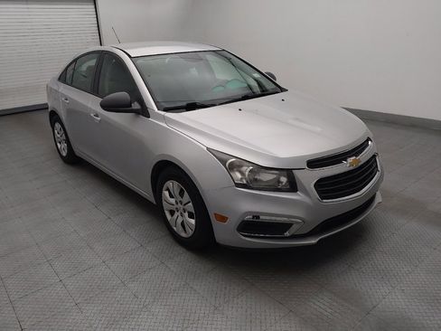 Used 2015 Chevrolet Cruze LS FWD image 13