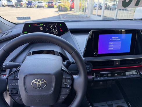 Used 2026 Toyota Prius Plug-In Hybrid FWD image 15