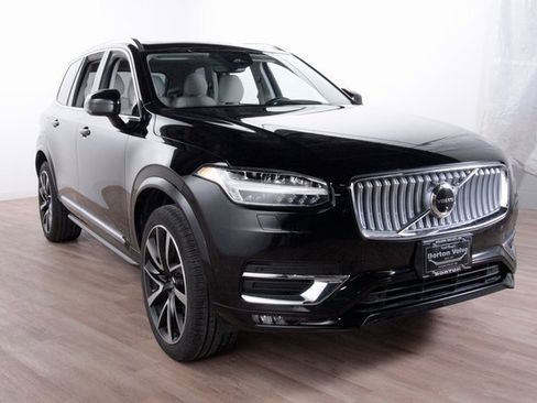Certified 2024 Volvo XC90 B6 Plus image 3