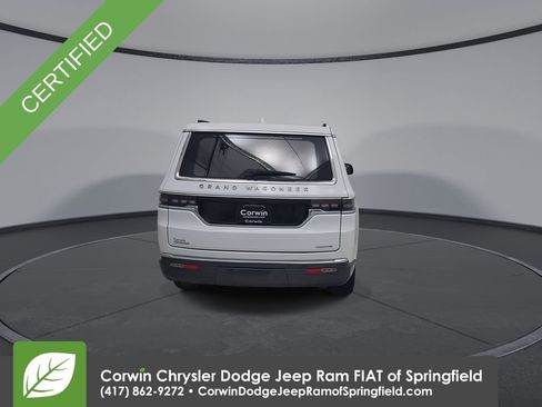 Used 2022 Jeep Grand Wagoneer Series III w/ Rear Seat Video Group 1 AWD/4WD image 13