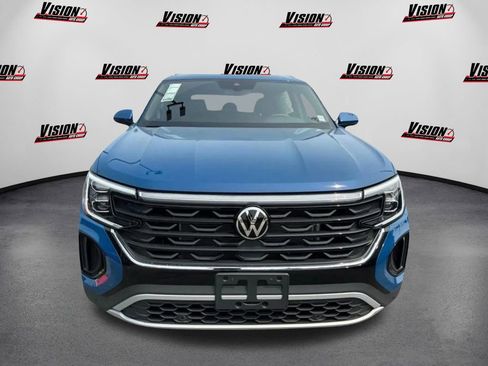 Used 2025 Volkswagen Atlas Cross Sport SE image 2