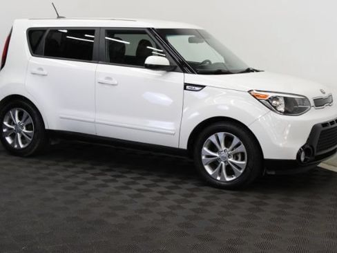 Used 2016 Kia Soul + w/ Audio Package FWD image 3