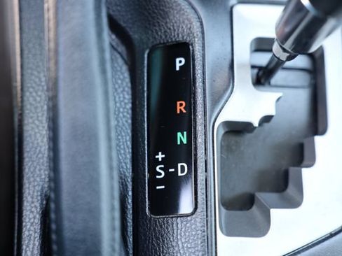 Used 2018 Toyota RAV4 XLE AWD/4WD image 30