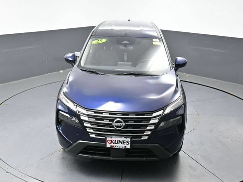 Used 2025 Nissan Rogue SV FWD image 34