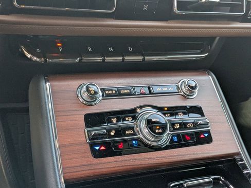 Used 2021 Lincoln Aviator Reserve w/ Elements Package Plus image 18