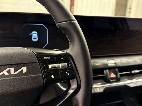 Used 2025 Kia K4 EX image 10