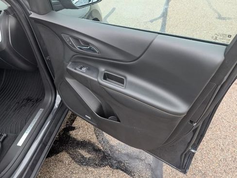 Used 2018 Chevrolet Equinox Premier AWD/4WD image 4