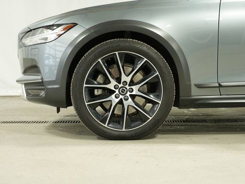 Used 2020 Volvo V90 T6 Cross Country w/ Protection Package Premier image 36