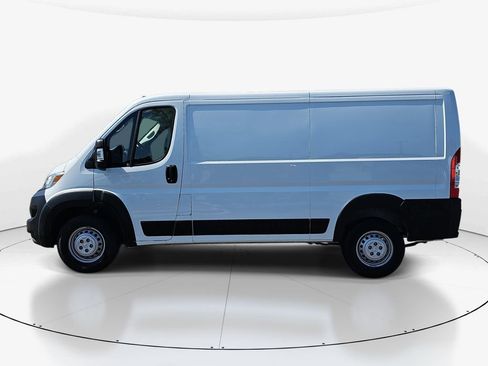 Used 2025 RAM ProMaster 2500 w/ Convenience Group FWD image 10