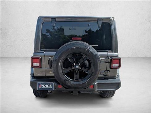 Used 2019 Jeep Wrangler Unlimited Sahara AWD/4WD image 6