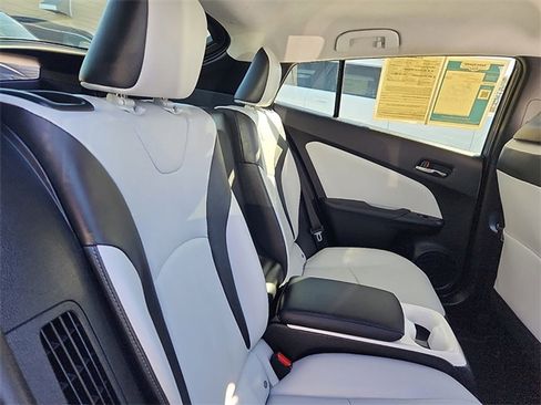 Used 2017 Toyota Prius Prime Advanced w/ Carpet Mat Package image 26