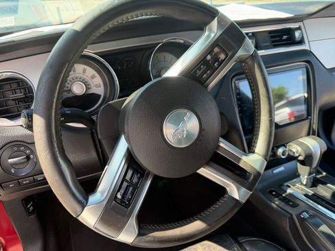 Used 2010 Ford Mustang Premium RWD image 4