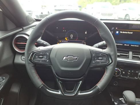 Used 2025 Chevrolet Trax RS w/ Driver Confidence Package FWD image 44