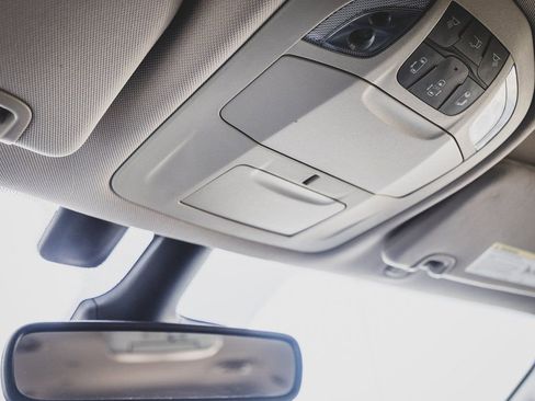 Used 2019 Chrysler Pacifica Touring Plus w/ Advanced Safetytec Group image 16