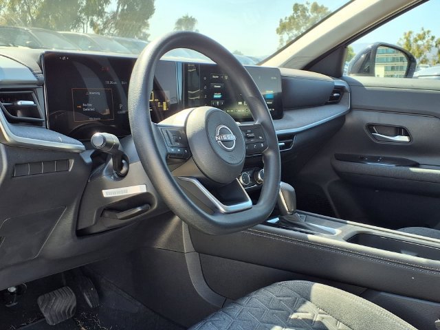 Certified 2025 Nissan Kicks SV AWD/4WD image 5