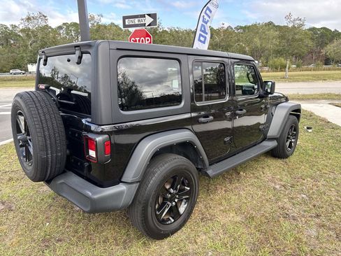 Used 2022 Jeep Wrangler Unlimited Sport image 3