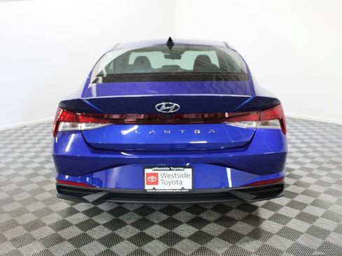 Used 2023 Hyundai Elantra SEL FWD image 5