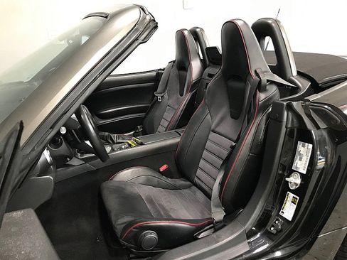 Used 2017 FIAT 124 Spider Abarth image 19