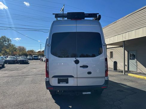Used 2022 Mercedes-Benz Sprinter 2500 image 8