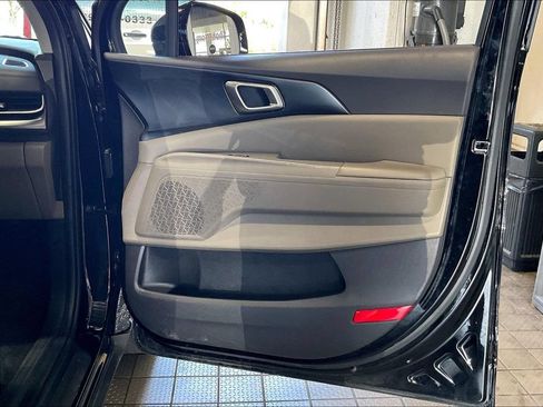 Used 2026 Kia Carnival FWD image 22