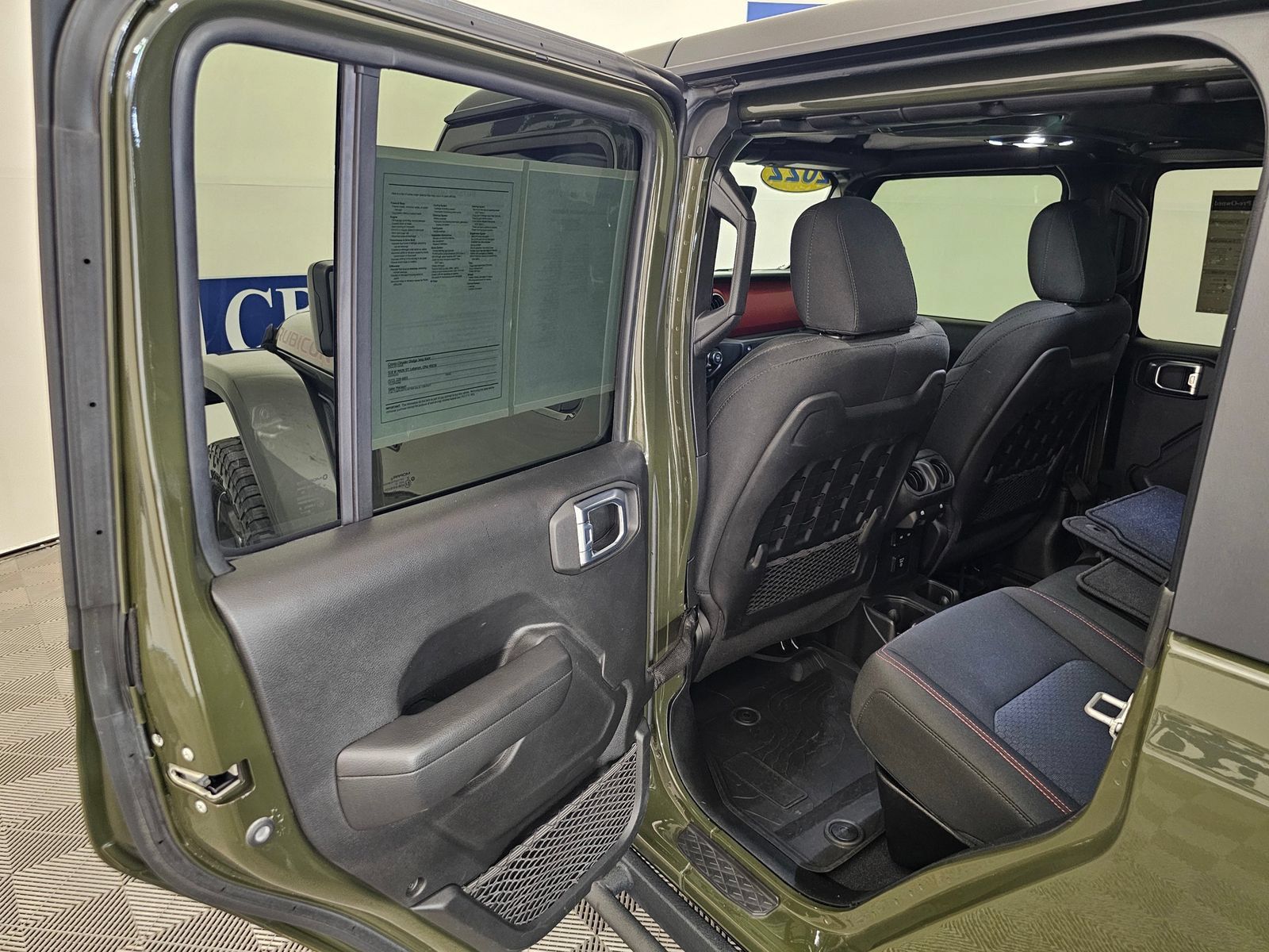Used 2022 Jeep Gladiator Rubicon w/ Trailer Tow Package AWD/4WD image 25
