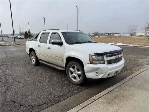 Used 2009 Chevrolet Avalanche LTZ image 1